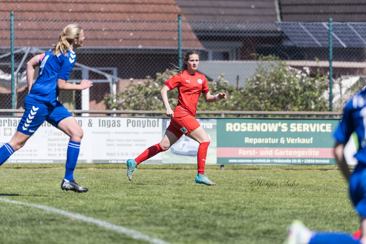 Bild 337 - F TSV Zarpen - Holstein Kiel II : Ergebnis: 2:6